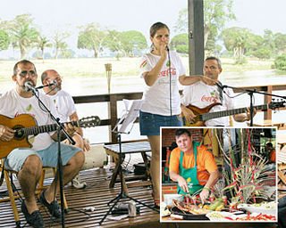 Susy Maury se apresenta com Rinaldo Buzaglo, Severino Filho e Roberto Antony às margens do Lago Macunary, no clube que recebe convidados durante o colorido Festival de Parintins.