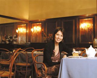 Marjorie Estiano, que vive a Marina de Páginas da Vida, faz um tour cultural e gastronômico pelo CCBB, no Rio