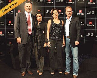 O casal Sergio e Sandra Habib com Narcisa Tamborindeguy e Kiefer Sutherland