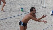 Roger Flores jogando Volei na praia do Leblon, no Rio de Janeiro - Edson Teófilo / AgNews