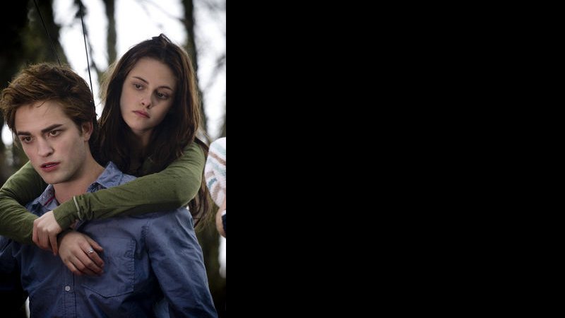 Robert Pattinson e Kristen Stewart, em O Crepúsculo - Reprodução