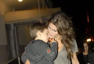 Isabeli Fontana com o filho Lucas - Philippe Lima/AgNews