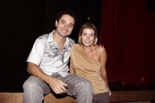 Luisa Possi e Marco Luque, após a apresentação do humorista no Rio, em 10/04 - Felipe Panfili / Ag. News