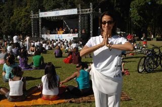 Márcia de Luca no Yoga pela Paz 2009 - Fabio Miranda/Opçao Fotografia