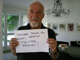 Paulo Coelho agradece aos fãs pelas mensagens por conta de seu aniversário - Reprodução