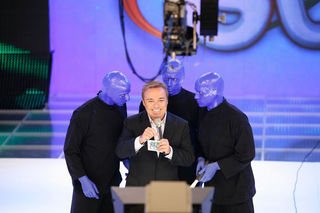 Gugu com os integrantes do Blue Man Group - Edu Moraes/TV Record