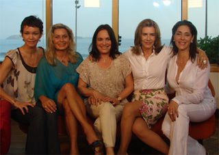 Julia Lemmertz com as Helenas - TV Globo