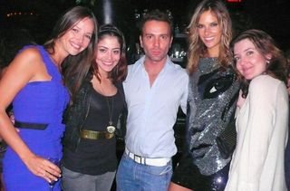 Renata Maciel, Carol Castro, Mathes Mazzafera, Alessandra Ambrósio e Larissa Maciel em Nova York, no club 1Oak - Luciana Prezia