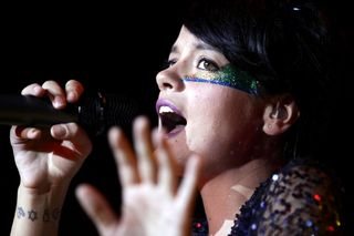 Lily Allen - AgNews