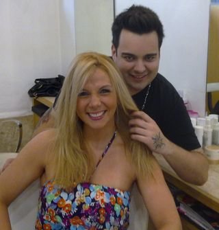 Carla Perez faz escova com o hairstylist Bruno Lemes para gravar programa Especial Dia das Crianças para a Rede TV!