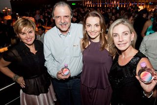 Betina Muradás com o casal Aníbal e Zélia Tacla e Cristiane Mocellin - Naideron Jr.