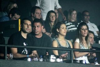 Ronaldo e Bia Antony assistem ao show de Wanessa ao lado do marido da cantora, Marcus Buaiz - Orlando Oliveira / AgNews