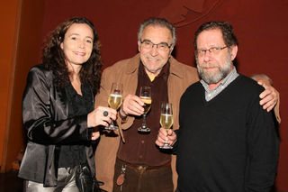 Cristiane e Ruy Carlos Ostermann e Eric Nepomuceno, carioca que escreveu a apresentação do livro - Divulgação