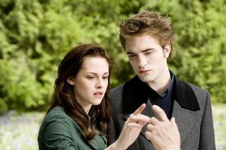 Bella (Kristen Stewart) e Edward (Robert Pattinson) - Divulgação / Paris Filmes