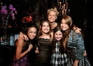 Xuxa com Nayara, Sasha, Paloma e Luma em festa com tema de halloween - FOTOS: STUDIO ASZMANN