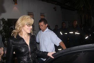 Madonna sorri para os fotógrafos - Felipe Panfili e Wallace Barbosa/AgNews