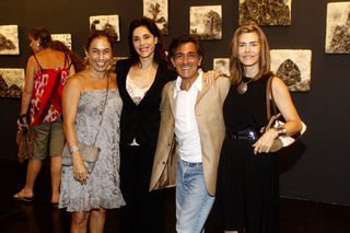 Cissa Guimarães, Christiane Torloni e Maitê Proença prestigiam o artista plástico Luiz Pizarro, no Rio - Roberto Filho e Onofre Veras/AgNews