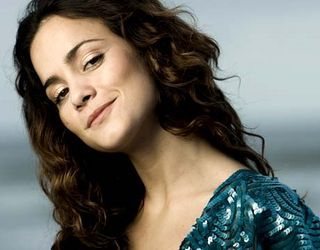 Alice Braga é a nova apresentadora do Superbonita em 2010 - Reprodução / o globo