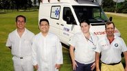 Equipe médica de prontidão - GEORGE MAGARAIA/IMAGENS MAGASAC