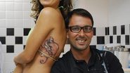 Ísis Valverde faz tatuagem em homenagem ao teatro - Divulgação