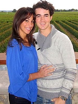 O casal Danielle Deleasa e Kevin Jonas - Divulgação