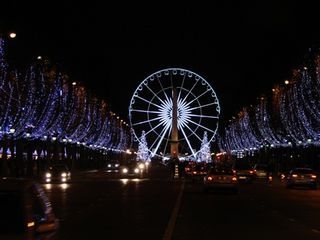 La Grande Roue e Champs Elysées, em Paris - Reprodução