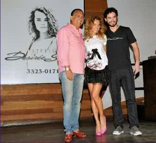 Sidney Sampaio participa de formatura de modelos - Carmen Kley