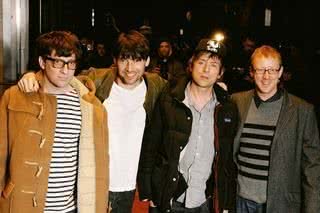 Graham Coxon, Alex James, Damon Albarn e Dave Rowntree, da banda Blur, assistem a Blur - No Distance Left to Run na Leicester Square. - ANDRÉ VICENTE, CAROLINE CÁCERES, LUIZ PIRES, MARCO PINTO, MAURO GOMES E REUTERS