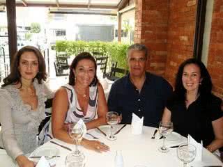 No final de sua estada paulistana, a Miss Brasil 1979, Marta Jussara, que mora na Itália, reúne-se com Betty Szafir e a RP Silvia Neubern no restaurante La Pasta & Formaggio, de Sérgio Oliveira. - ANDRÉ VICENTE, JC GONÇALVES, MAÍLA MORTONI, MARINA DEIENO, RAFAEL SÉRIO E ROBERTA YOSHIDA