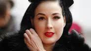 Dita Von Teese no Paris Fashion Week - Reuters