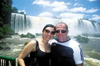 Liz e Robson Britto visitam as Cataratas do Iguaçu. - ESTEVAM NORIO ITO, FRED PONTES, JAMES DONOHUE, LILICA MATTOS E LUIS SPINOLA