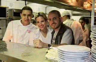 Wanessa cria prato de filé mignon que leva seu nome com o chef Ney Gonçalves para o Paris 6, de Isaac Azar, em SP. - ESTEVAM NORIO ITO, FRED PONTES, JAMES DONOHUE, LILICA MATTOS E LUIS SPINOLA