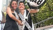 A cantora Maria Rita e a atriz Leanda Leal no desfile do Cordão da Bola Preta em 2009; este ano as duas voltam a desfilar no bloco mais tradicional do Rio - reprodução/Terra