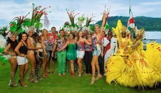 Suzana Pires, Mirella Santos, Latino, David Brazil, Susana Vieira, Paola Oliveira, Liège Monteiro e Ana Hickmann: festa entre os sambistas. - CADU PILOTTO, GEORGE MAGARAIA/IMAGENS MAGASAC, IVAN FARIA, MARIANA VIANNA/A7 FOTOGRAFIA E IMAGEM , SELMY YASSUDA/ARTEMISIA FOT. E COMUNICAÇÃO E SHEILA GUIMARÃES; AGRADECIMENTO: PORCELANA VISTA ALEGRE ATLANTIS