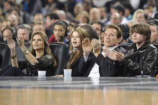 Arnold Schwarzenegger, a mulher Maria Shriver e os filhos Christina Maria Aurelia e Christopher Sargent - Getty Images