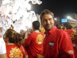 Gerard Butler - Aline Cebalos\ caras.com.br