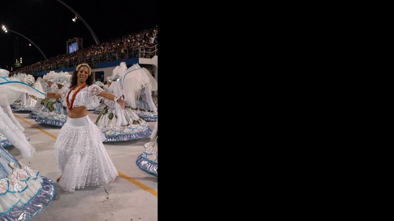 Adriana Lessa na Nenê de Vila Matilde, com toda sua empolgação no desfile das campeãs - Celso Akin / AgNews