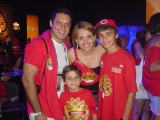 Luigi Baricelli com a mulher, Andrea, e os filhos Vittorio e Vicenzo - Aline Cebalos\ caras.com.br