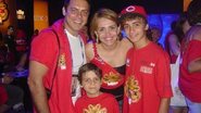 Luigi Baricelli com a mulher, Andrea, e os filhos Vittorio e Vicenzo - Aline Cebalos\ caras.com.br