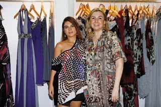 Em São Paulo, a elegante Ellizabeth Marques recebe no showroom da grife feminina que leva seu nome, as empresárias Íris Clemência... - CAROLINE DANTAS, DOMINGOS ANTUNES, GUILHERME GONGRA, PAULO VIEIRA E RODRIGO TREVISAN