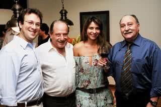 Claudio Oksenberg em evento na casa de Charles E.Tawil, da Assoc. Cultural Jewish In, em SP, com Monique Bibas e o pai, Maurice Bibas. - RODRIGO ZORZI, FERNANDO TORRES, RUY HIZATUGU, RENATA MONTEIRO, FABIANO AMARAL, CHARLES NASEH, FLÁVIO RESENDE, FRÂNCIO DE HOLANDA, VALTON SILVA SANTOS, JOTA ASSIS E AMARILIS BERTACHINI