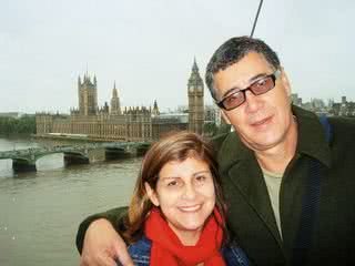 Os apresentadores Nilda Vargas e Sinval Lima visitam Londres, na Inglaterra. - ANDRÉ ZARA, CELINA GERMER, FLAVIA FUSCO, FELIPE MARTI, JAQUELINE BARROS, JOÃO SAL, REBECA FIGUEIREDO