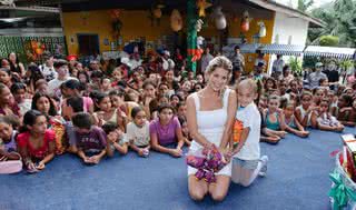 Karina Bacchi anima a Páscoa da ONG Florescer - Divulgação