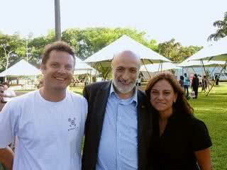 Em Brasília, o chef David Hertz conversa com o italiano Carlo Petrini, fundador do movimento Slow Food, e a consultora Rosa Moraes durante o evento gastronômico. - ALEX GUEDES , HELRE BROCKER, JOÃO P. TELES, MARIA CAROLINA CONTRASTI, MARRI NOGUEIRA, NAIDERON JR. E WELLINGNTON MUDI