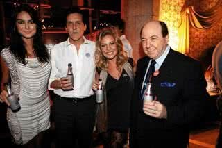 Thaila Ayala e Fernanda Souza provam a Chandon Baby Disco Rosé com Sergio Degese, diretor-geral da Chandon, e Davide Marcovitch, pres. da LVMH América Latina, dona da marca, na Lions Nightclub, SP. - ANDRÉ VICENTE, DIOGO TORRES, EDNA MATOS, ERASMO NASCIMENTO, FRÂNCIO DE HOLLANDA, GUSTAVO RAMPINI, PAULO GONÇALVES E ROBERTO VALVERDE