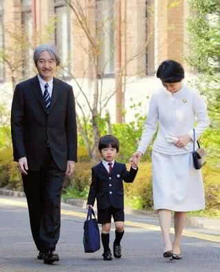 Herdeiro japonês no jardim de infância - REUTERS