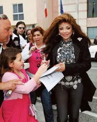 La Toya Jackson celebra Michael em Malta - Reuters