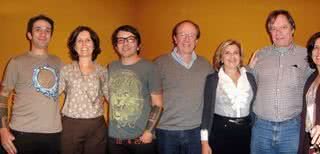 Magda Khouri (2ª à esq.), da Soc. Bras. de Psicanálise/ SP, recebe os artistas José Amaro Capela e Baixo Ribeiro, os psicanalistas Cláudio Rossi e Raquel Plut Ajzenberg e o cartunista Paulo Caruso, SP. - ANITA PEARSON, BOB GONÇALVES, EDGAR DE SOUZA, MARRI NOGUEIRA E CRISTIANO SÉRGIO, MAURO CAMPOS, RAMON GONÇALVES, TELMO XIMENES