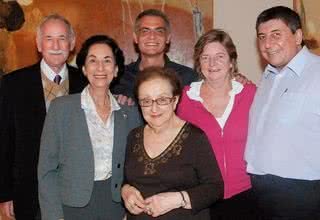 O ator Tarcísio Filho (centro), Derrick Marcus, Lorraine de Matos, Munira Mutran e Maria Antonieta Celani, da Cultura Inglesa/ SP, e Geoff Smith, do British Council, no Centro Brasileiro Britânico, em SP. - CELINA GERMER, CAROLINA BRUNETTO, CELSO RODRIGUEZ, GELSE MONTESSO, JAIME SANTIAGO, NATHALIE ANHAIA, NATHALIE COLAS, NINA JACOB, RENATO GUTIERREZ