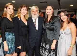 Luiz Cezar Fernandes, fundador do Banco Pactual, recebe Ingrid Neto, Paula Reis, Natalia Farinazzo e Carolina Barroca em jantar em sua homenagem, em Juiz de Fora. - ALINE BASTOS, ANDRÉ SCHIRM, IGOR ESTRELA PIXEL, PAULO SOUZA, PEDRO NICOLE, RUBENS NEMITZ JR E WAGNER DUQUE